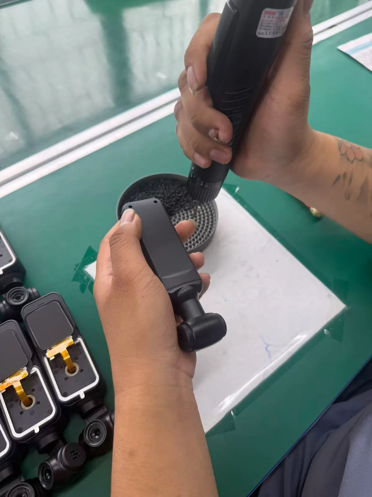 Lens & housing fitting
